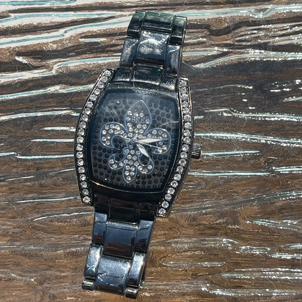 *NEW BATTERY* BKE watch fleur-de-lis Lily Saints Rhinestone Gunmetal Black Steel